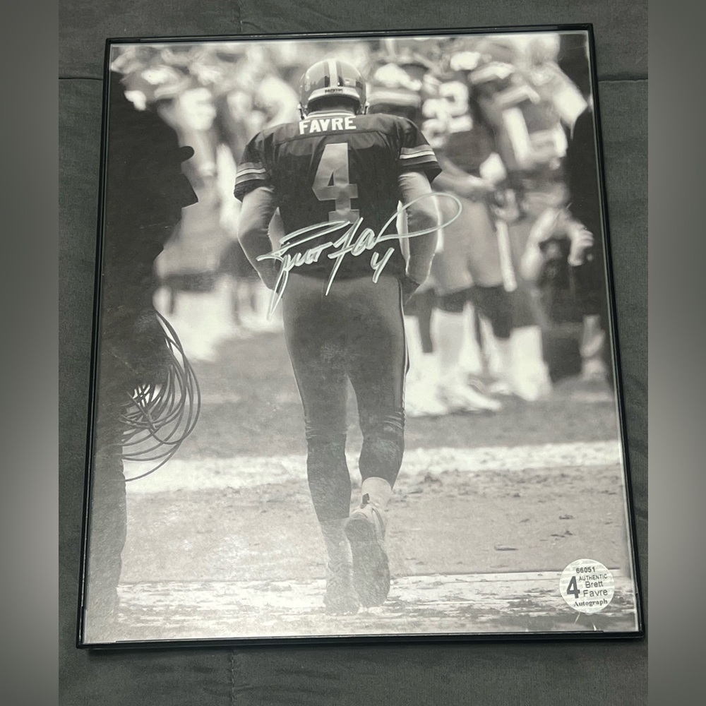 Brett Favre Auto Gold Autograph GREEN BAY PACKERS '95,'96,'97 MVP 8X10 photo COA